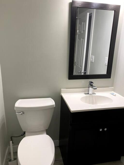 Beautiful And Spacious 1 Room In A Very Quiet Area Airdrie Dış mekan fotoğraf